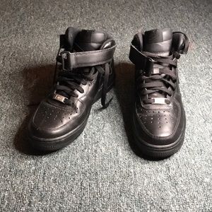 black high top nike air force 1’s